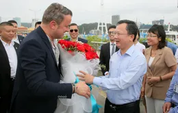 Thủ tướng Xavier Bettel và Đoàn đại biểu cấp cao Luxembourg tham quan Vịnh Hạ Long