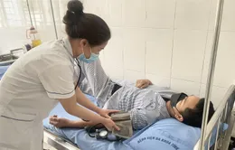 Sốc phản vệ nhập viện sau khi ăn ve sầu