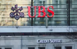 UBS hoàn tất thương vụ thâu tóm Credit Suisse