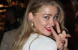 Amber Heard xuất hiện trước công chúng lần đầu kể từ khi thua kiện Johnny Depp