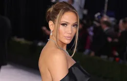 Phim mới của Jennifer Lopez dừng ghi hình do cuộc đình công của các biên kịch