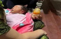 Bé sơ sinh bị bỏ rơi gần trạm y tế xã