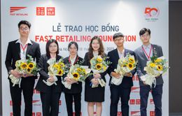 6 học sinh xuất sắc nhận học bổng bậc cử nhân của Fast Retailing Foundation