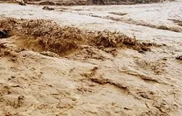 Bình Phước: Qua cầu khi mưa lớn, một người dân bị nước lũ cuốn trôi