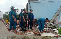 Kiên Giang: Hàng trăm chiến sĩ giúp dân khắc phục hậu quả mưa dông