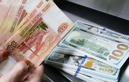 Đồng Ruble Nga xuống thấp nhất trong hơn 15 tháng