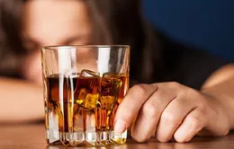 Số ca tử vong do rượu gia tăng ở Mỹ, cảnh báo nguy cơ với nữ giới
