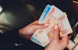 Đồng Ruble xuống giá gây áp lực lên người dân Nga