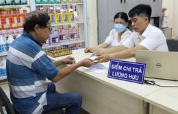 TP Hồ Chí Minh chi trả lương hưu, trợ cấp BHXH theo mức mới qua thẻ ATM đạt 100%