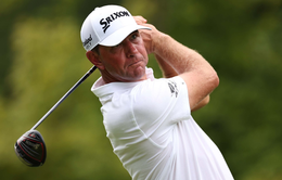 Đổi putter cán dài, Lucas Glover vô địch Wyndham Championship 2023