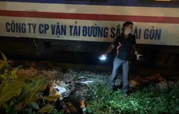 Hà Nội: Xe máy va chạm với tàu hỏa, 2 phụ nữ thương vong