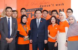 Chủ tịch Quốc hội Vương Đình Huệ thăm Văn phòng FPT tại Indonesia