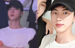 Jin (BTS) xuất hiện trước công chúng lần đầu tiên sau gần 8 tháng nhập ngũ