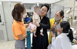 Tùng Dương, Tăng Duy Tân chia buồn với nạn nhân vụ cháy chung cư mini ở Hà Nội