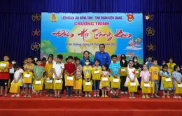 Kiên Giang: Trao hơn 2.200 phần quà Trung thu cho trẻ em hoàn cảnh khó khăn