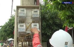 Nghệ An nỗ lực khôi phục hệ thống điện lưới sau mưa lũ