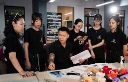 Dự án 'Việt Nam đa sắc' trình diễn tại Tuần lễ thời trang Thâm Quyến