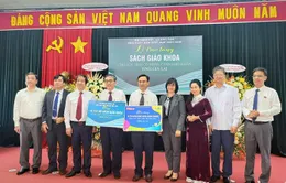 Trao tặng gần 19.000 bộ SGK cho học sinh khó khăn tỉnh Gia Lai