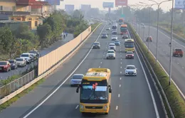 Giao thông ùn ứ tại cửa ngõ Thủ đô trong ngày đầu năm mới