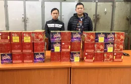Mua pháo hoa nổ về bán kiếm lời, hai thanh niên bị bắt tại nhà
