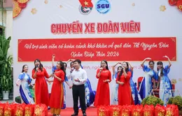 Chuyến xe đoàn viên đưa nhiều sinh viên có hoàn cảnh khó khăn về quê ăn Tết