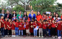 Phu nhân Thủ tướng Việt Nam và Phu nhân Thủ tướng Lào thăm, tặng quà Làng trẻ em SOS Thái Bình