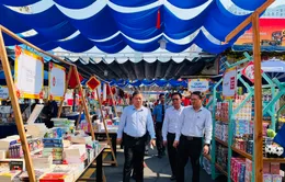 Lễ hội Đường sách Tết Giáp Thìn thu hút hơn 1 triệu lượt khách tham quan.
