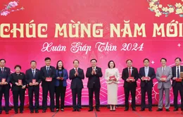 Chủ tịch Quốc hội Vương Đình Huệ gặp mặt, chúc Tết một số cơ quan