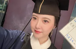 Goo Hye Sun tốt nghiệp đại học sau 13 năm