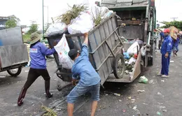 Xử lý nghiêm xe chở rác quá tải, làm rơi vãi, rò rỉ nước