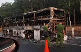 Điều tra nguyên nhân xe khách trên cao tốc Phan Thiết - Dầu Giây bất ngờ bốc cháy