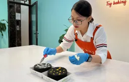 Bánh bông lan than tổ ong gây sốt mạng xã hội
