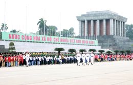 Thanh niên Đoàn Khối các cơ quan Trung ương dâng hương và viếng Lăng Chủ tịch Hồ Chí Minh