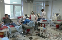 Người dân Nga xếp hàng hiến máu cho nạn nhân khủng bố