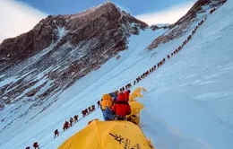 Nepal yêu cầu tất cả những người leo núi Everest sử dụng chip theo dõi