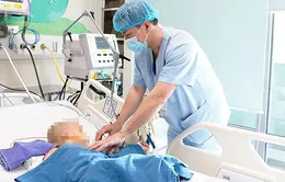 Tự ý bỏ thuốc điều trị, bé trai 5 tuổi mắc thận hư rơi vào nguy kịch