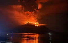 Núi lửa phun trào, hàng trăm người dân Indonesia sơ tán