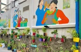 TP Hồ Chí Minh: Góc phố xanh từ rác thải tái chế