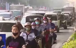 Cửa ngõ phía Tây TP Hồ Chí Minh tấp nập người dân về quê nghỉ lễ