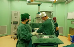 Kịp thời cứu sống mẹ con thai phụ vỡ tử cung trong đêm