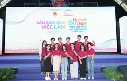 Đông đảo sinh viên tìm kiếm cơ hội tại “Sàn giao dịch việc làm ngành du lịch TP Hồ Chí Minh 2024”