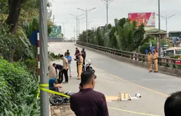 Nam sinh lớp 10 đi xe đạp điện tử vong sau tai nạn tại Hà Nội