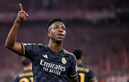 Vinicius lập cú đúp, Real Madrid thoát thua trên sân Bayern Munich