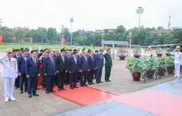 Kỷ niệm 134 năm Ngày sinh Chủ tịch Hồ Chí Minh: Lãnh đạo Đảng, Nhà nước vào Lăng viếng Bác