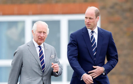 Vua Charles và Hoàng tử William đã "loại Harry ra khỏi danh sách"