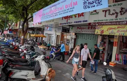 Vỉa hè tại TP Hồ Chí Minh thông thoáng, ngăn nắp hơn sau thu phí