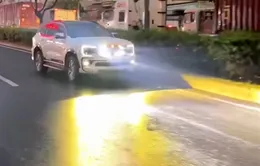CSGT TP Hồ Chí Minh xử phạt xe "độ" đèn như "sân khấu di động"