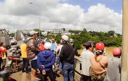 Phát hiện thi thể trôi sông có hình xăm "cô đơn không bao giờ chết"