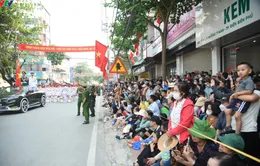Người dân Điện Biên nô nức đến xem tổng duyệt Lễ kỷ niệm 70 năm Chiến thắng Điện Biên Phủ