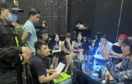 Đột kích quán bar Aplus tại Hà Nội: Bắt quả tang 15 dân chơi dương tính với ma tuý